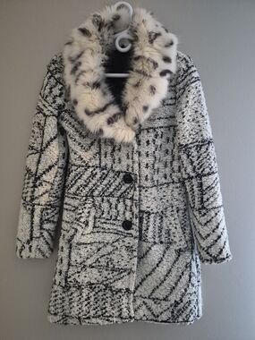 Women's Italian Wool Black & White Patterned Faux Fur Collar Coat